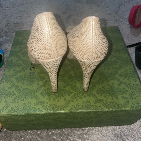 COPY - GUESS Snake Skin Print Peep Toe Stiletto Heel - Picture 4 of 10